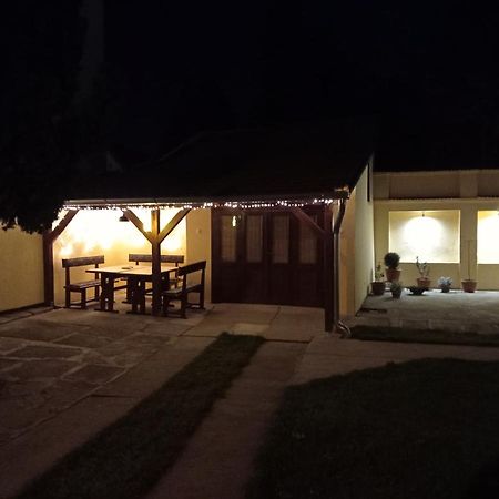 Apartman Ady 6 Senta Luaran gambar